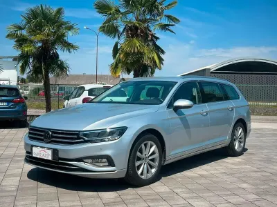 Usata VW Passat Business 150 CV (110 kW) 2023 Grigio Station wagon
