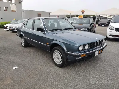 Usata BMW 318 105 CV (77 kW) 1986 Blu Berlina