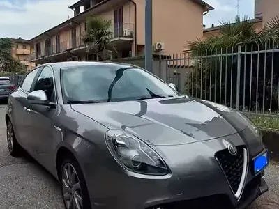 Usata Alfa Romeo Giulietta Super 120 CV (88 kW) 2016 Grigio Utilitaria
