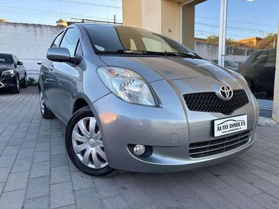 Usata Toyota Yaris 90 CV (66 kW) 2007 Grigio Utilitaria