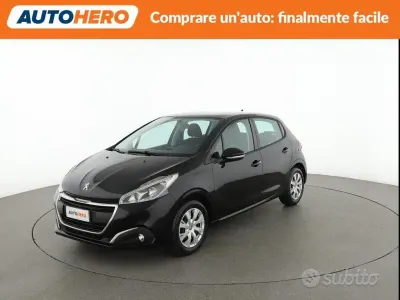 Usata Peugeot 208 Active 68 CV (50 kW) 2015 Nero Utilitaria