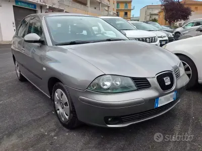 Usata Seat Ibiza 75 CV (55 kW) 2003 Grigio Utilitaria
