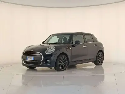 Usata Mini One D Business 95 CV (69 kW) 2018 Black clear coat Utilitaria