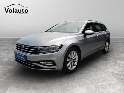 Usata VW Passat Business 122 CV (89 kW) 2021 Grigio Station wagon