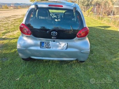 Grigio Usata 2006 Toyota Aygo Utilitaria | 2300 € (Buon prezzo)