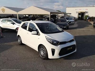 Usata Kia Picanto X-Line 65 CV (47 kW) 2022 Bianco Utilitaria