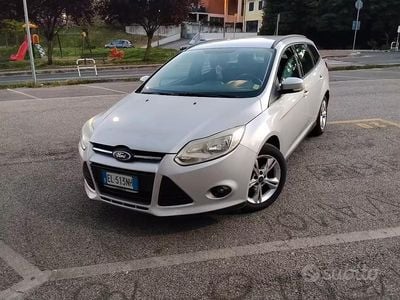 Begagnad Ford Focus S 115 HK (84 kW) 2012 Grå Kombi