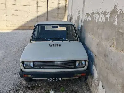 Käytetty Fiat 127 45 HP (33 kW) 1981 Sedan