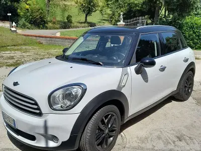 Usata Mini Cooper D Countryman Business 111 CV (81 kW) 2014 SUV