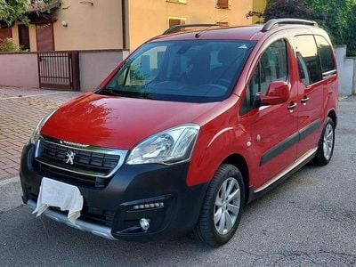 Usata Peugeot TePee Outdoor 114 CV (83 kW) 2015 Rosso Station wagon