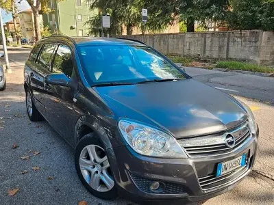 Usata Opel Astra Cosmo 110 CV (80 kW) 2009 Other Station wagon
