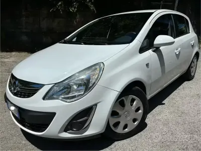 Usata Opel Corsa 85 CV (62 kW) 2013 Bianco Utilitaria