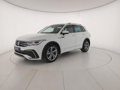 Usata VW Tiguan R-line 150 CV (110 kW) 2022 Pure white SUV