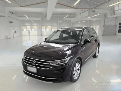Usata VW Tiguan Elegance 149 CV (109 kW) 2022 Nero SUV