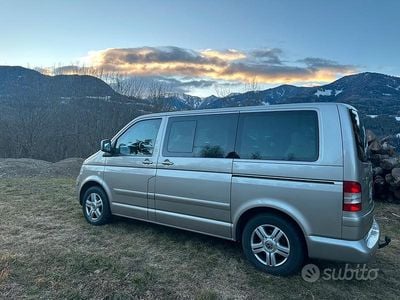 Usata VW Multivan 130 CV (95 kW) 2007 Marrone Furgone