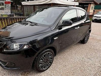 Usata Lancia Ypsilon Gold 69 CV (50 kW) 2022 Nero Utilitaria