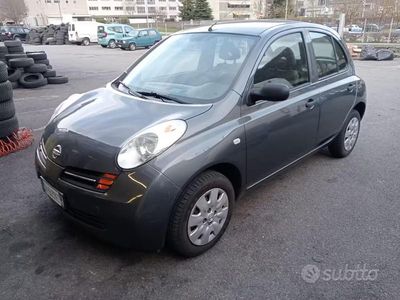 Usata Nissan Micra 65 CV (47 kW) 2004 Grigio Utilitaria
