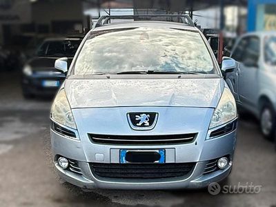Usata Peugeot 5008 Business-Line 163 CV (119 kW) 2011 Grigio Monovolume