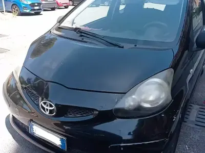 Usata Toyota Aygo 68 CV (50 kW) 2007 Nero Utilitaria