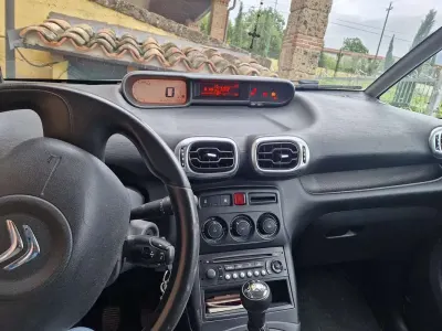 Usata Citroën C3 Picasso Live 99 CV (72 kW) 2016 Blu/azzurro Monovolume