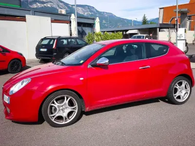 Begagnad Alfa Romeo MiTo Distinctive 135 HK (99 kW) 2011 Röd Halvkombi