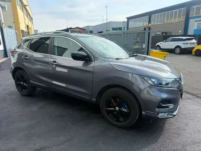 Usata Nissan Qashqai 110 CV (80 kW) 2017 Grigio SUV