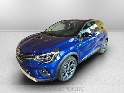 Usata Renault Captur Techno 143 CV (105 kW) 2023 Blu/azzurro SUV
