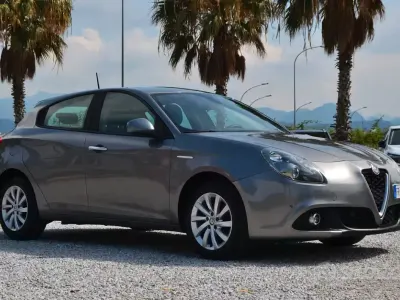 Usata Alfa Romeo Giulietta 120 CV (88 kW) 2018 Grigio Utilitaria
