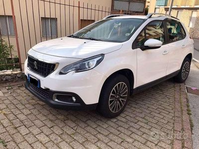 Usata Peugeot 2008 Allure 102 CV (75 kW) 2019 Bianco SUV