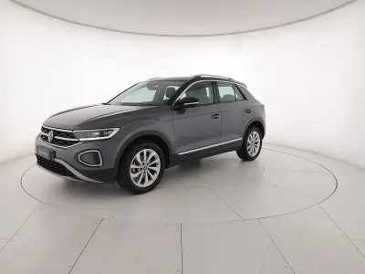 Usata VW T-Roc Style 116 CV (85 kW) 2025 Indium grey metallizzato nero SUV