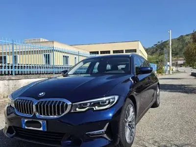 Begagnad BMW 320 Luxury Line 190 HK (139 kW) 2019 Blå Kombi