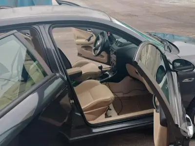 Usata Alfa Romeo 147 120 CV (88 kW) 2008 Grigio Utilitaria