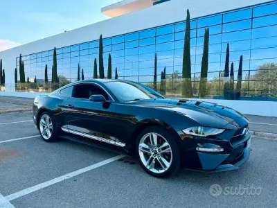 Usata Ford Mustang Fastback 317 CV (233 kW) 2019 Nero Coupé