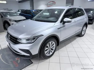 Usata VW Tiguan Life 122 CV (89 kW) 2022 Argento SUV