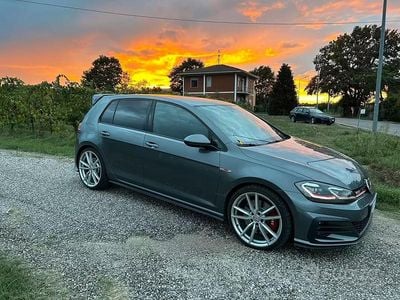 Używany VW Golf VII GTI 245 KM (180 kW) 2019 Szary Sedan/Limuzyna