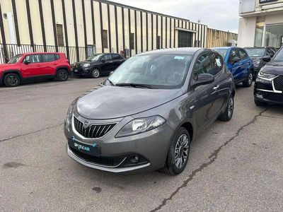 Usata Lancia Ypsilon 69 CV (50 kW) 2023 Grigio Utilitaria