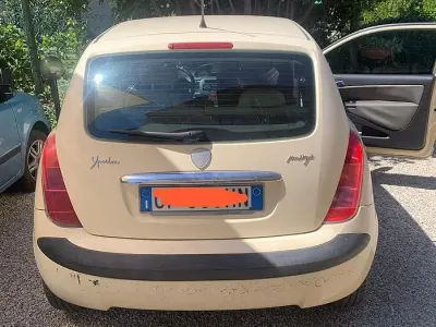 Usata Lancia Ypsilon 69 CV (50 kW) 2005 Bianco Utilitaria