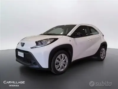 Usata Toyota Aygo X Active 72 CV (52 kW) 2025 Bianco SUV