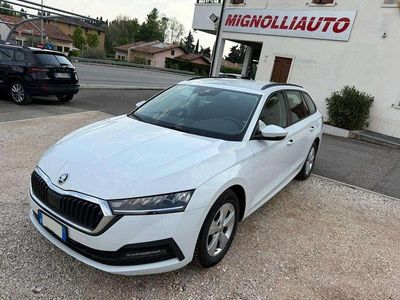 Usata Skoda Octavia Executive 116 CV (85 kW) 2022 Bianco Station wagon