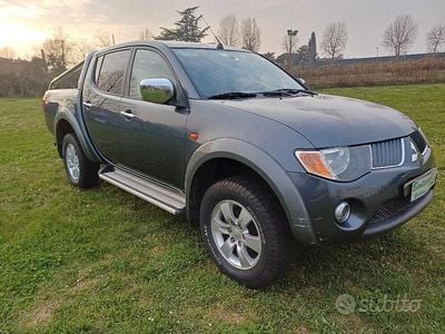 Usata Mitsubishi L200 136 CV (100 kW) 2006 Grigio Pick-up