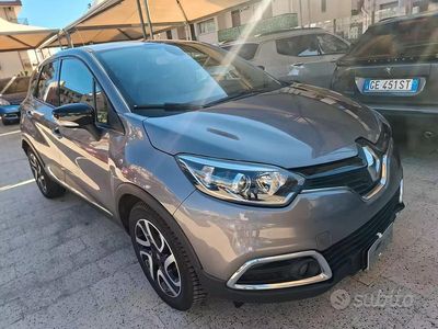 Usata Renault Captur 90 CV (66 kW) 2016 Grigio SUV