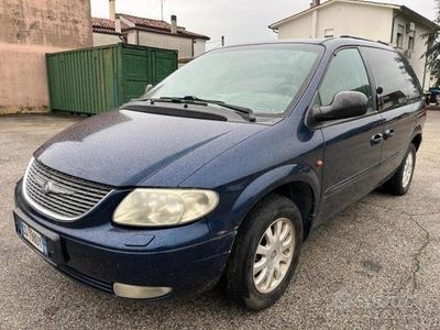 usata Chrysler Grand Voyager 7posti anno 2003 138,845km