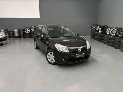 Brugt Dacia Sandero Lauréate 75 HK (55 kW) 2010 Sort Sedan