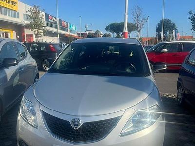 Usata Lancia Ypsilon 80 CV (58 kW) 2017 Grigio Utilitaria