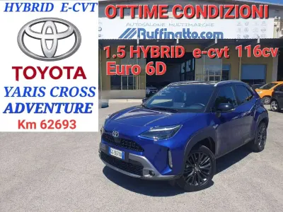 Usata Toyota Yaris Cross Lounge 92 CV (67 kW) 2021 Blu/azzurro SUV
