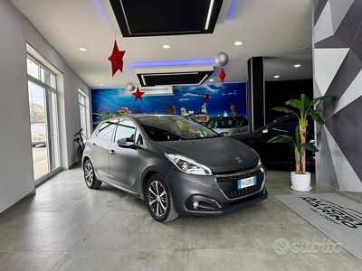 Usata Peugeot 208 Allure 75 CV (55 kW) 2017 Grigio Utilitaria
