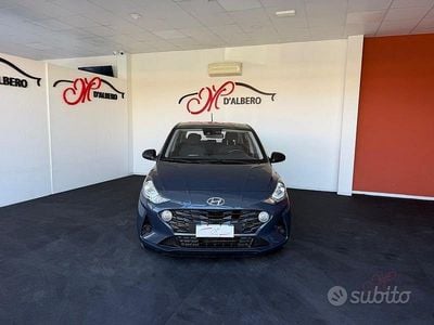Usata Hyundai i10 Advanced 67 CV (49 kW) 2022 Grigio Utilitaria