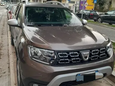 Usata Dacia Duster Prestige 116 CV (85 kW) 2019 Marrone SUV