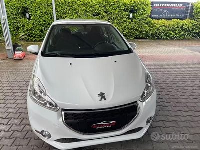 Begagnad Peugeot 208 Access 82 HK (60 kW) 2012 Vit Halvkombi