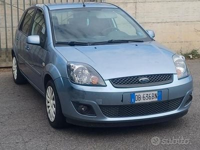 Usado Ford Fiesta 68 HP (50 kW) 2007 Azul Citadino